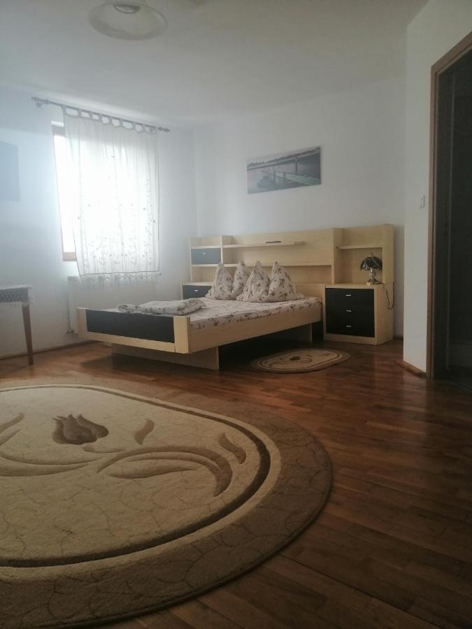 הוסטל טורדה Helga House מראה חיצוני תמונה