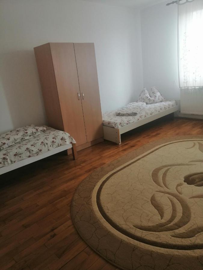 הוסטל טורדה Helga House מראה חיצוני תמונה