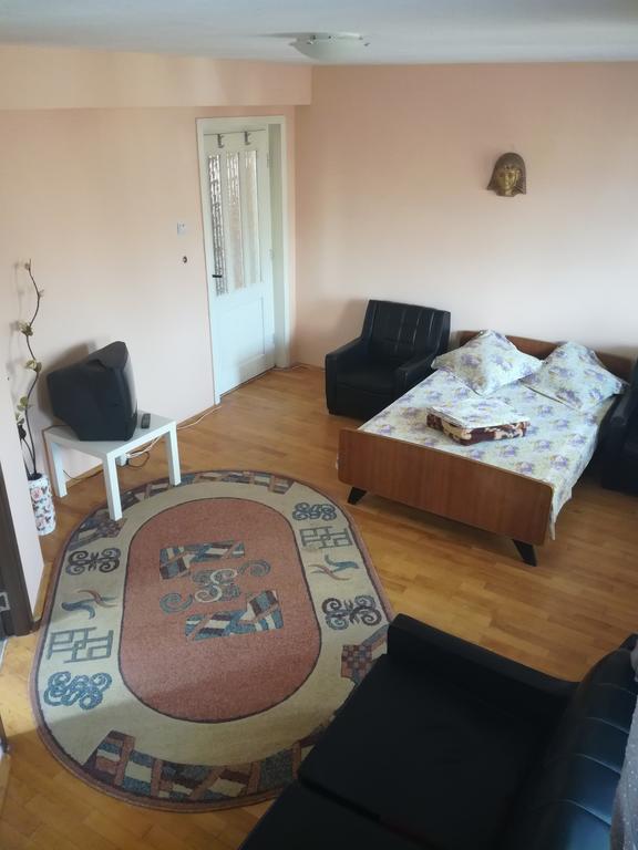 הוסטל טורדה Helga House מראה חיצוני תמונה
